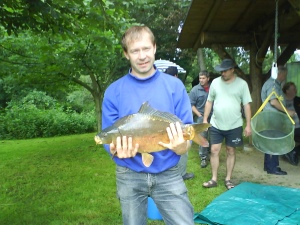 So sehn Sieger aus - Reinhold Buchinger mit dem kpitalen Fang